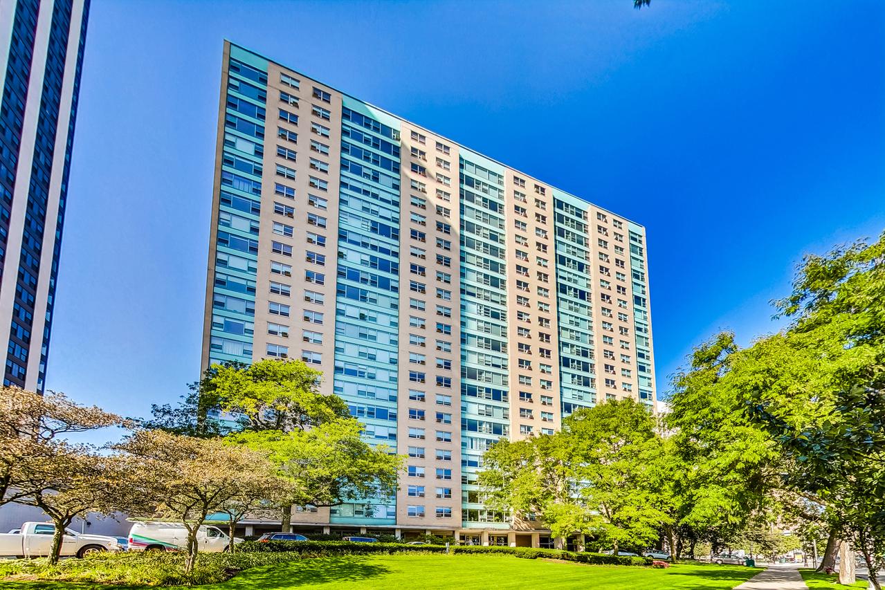 3180 N Lake Shore Dr. #4F, Chicago, IL 60657