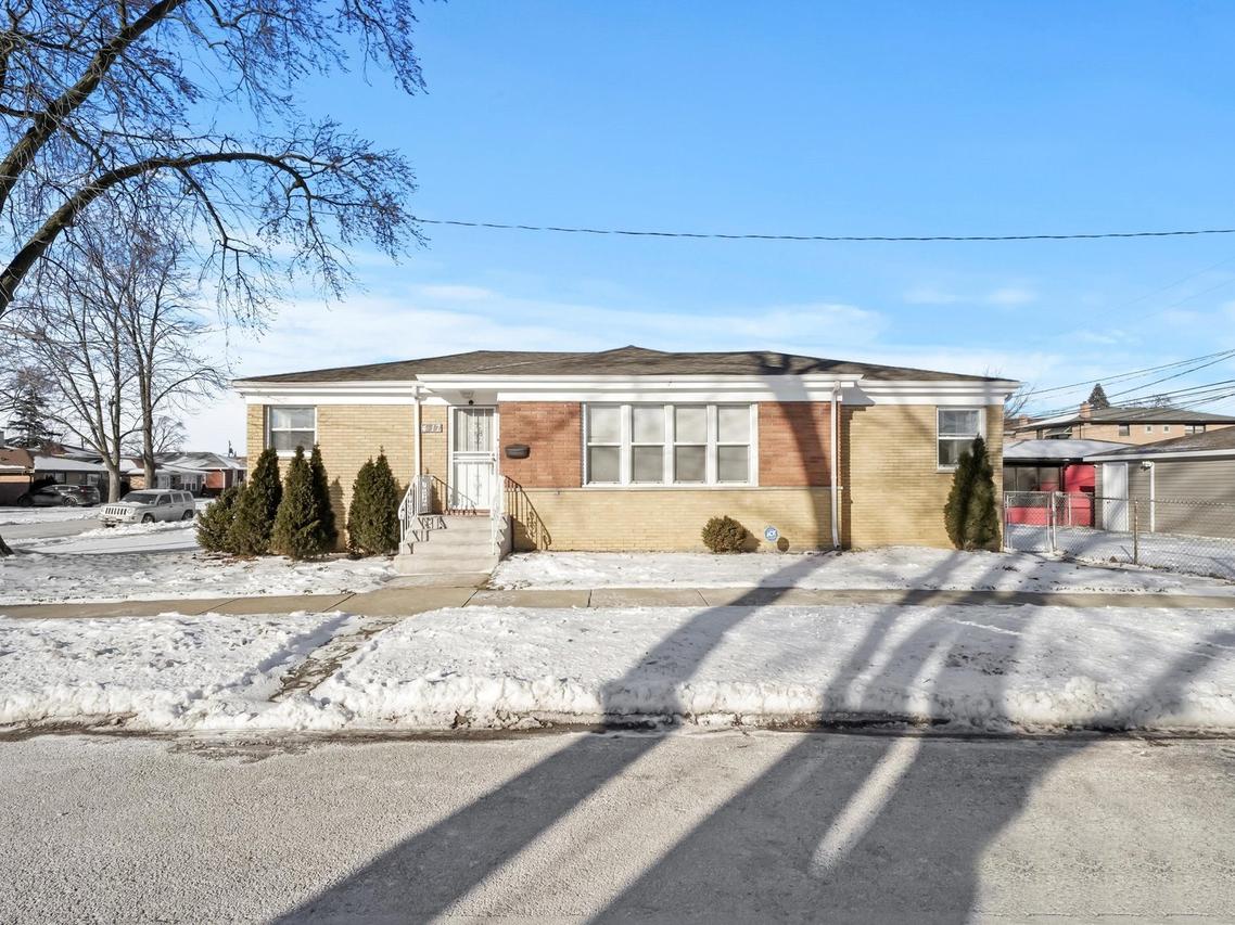 417 Oglesby Ave., Calumet City, IL 60409