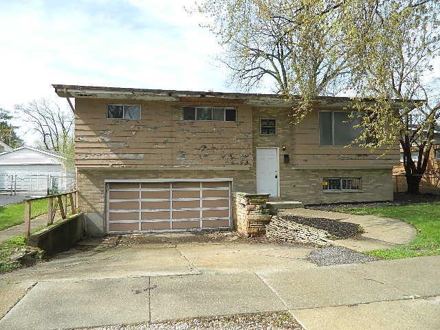 13908 S Reeves Rd., Robbins, IL 60472