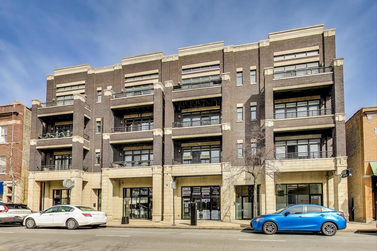 5051 N Clark St. #4S, Chicago, IL 60640