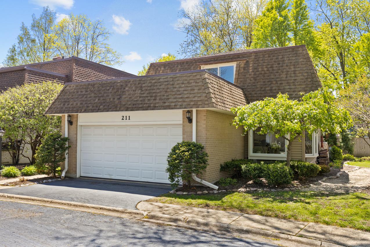 211 Pin Oak Dr., Wilmette, IL 60091