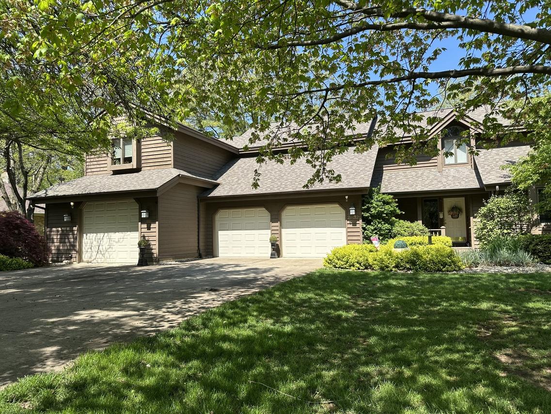 2032 Bittersweet Dr., St. Anne, IL 60964