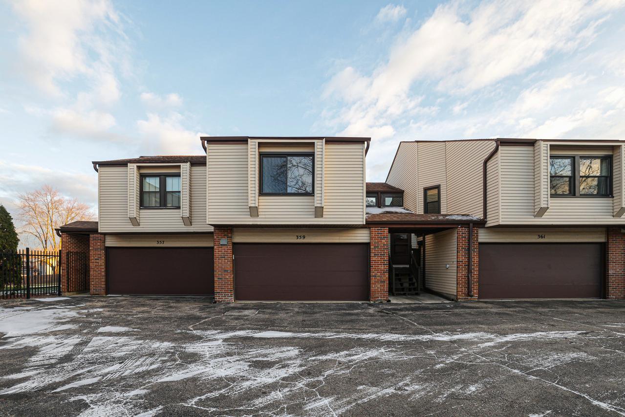 359 Juniper Tree Ct., Hoffman Estates, IL 60169