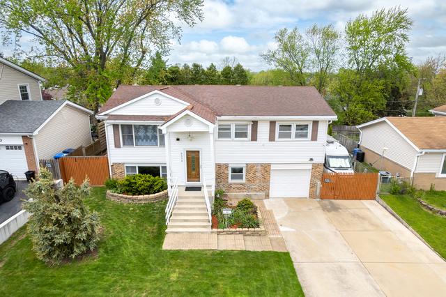 9036 W 89th St., Hickory Hills, IL 60457