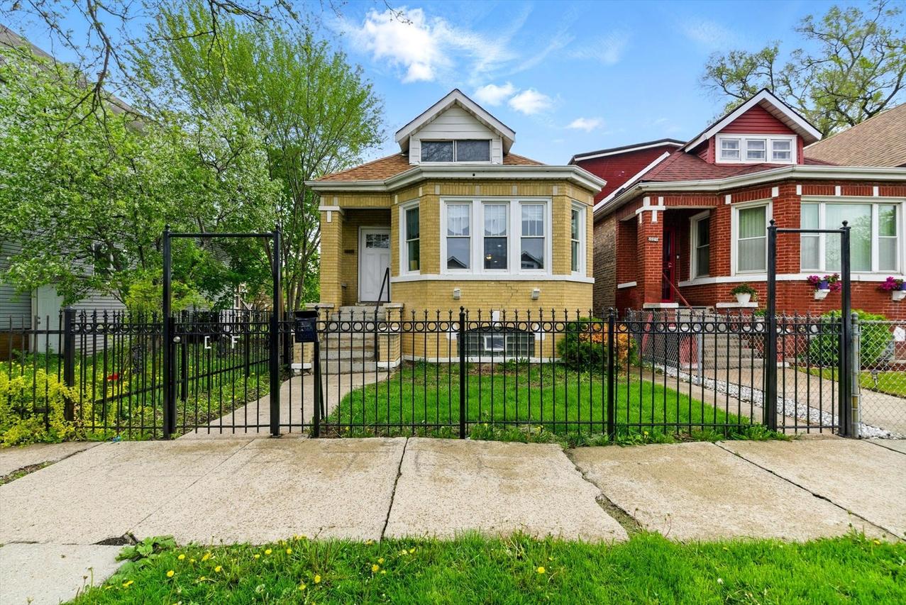 8943 S Lowe Ave., Chicago, IL 60620