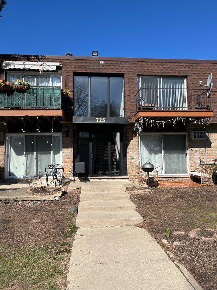 725 Grove Dr. #209, Buffalo Grove, IL 60089