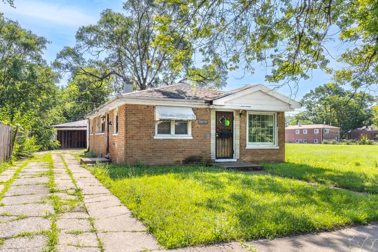 14839 Cooper Ave., Harvey, IL 60426