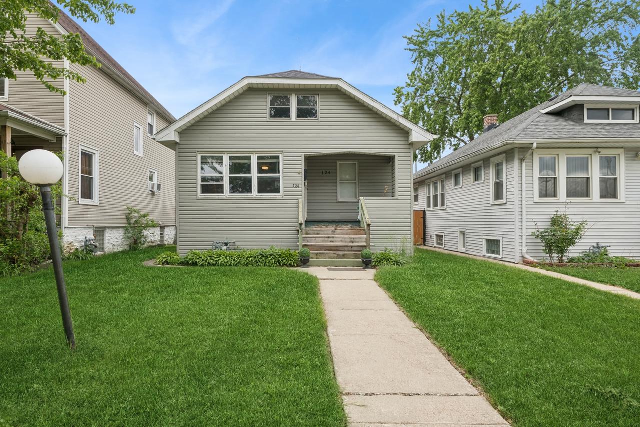 124 S 21st Ave., Maywood, IL 60153