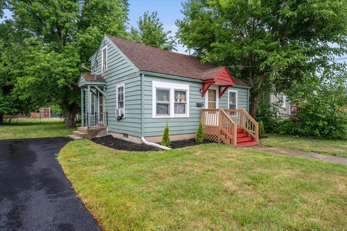 808 Gillette Ave., Aurora, IL 60506