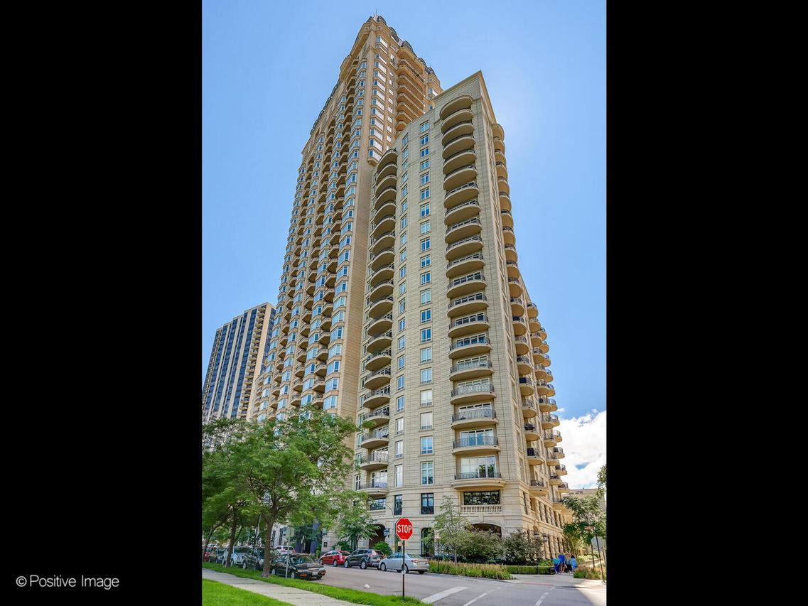 2550 N Lakeview Ave. #S604, Chicago, IL 60614