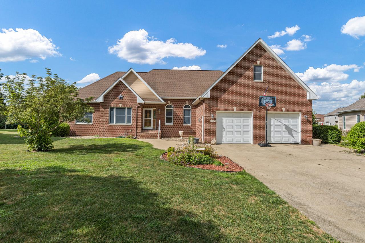 1511 River Bluff Ct., Mahomet, IL 61853