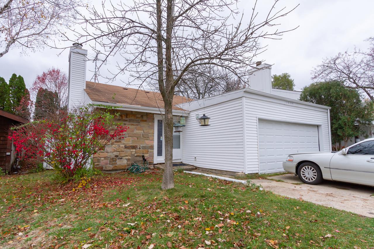 2S616 Linden Sq., Warrenville, IL 60555