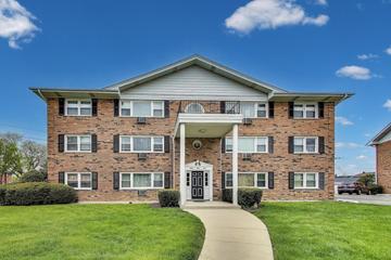 8812 45th Pl. #12, Brookfield, IL 60513