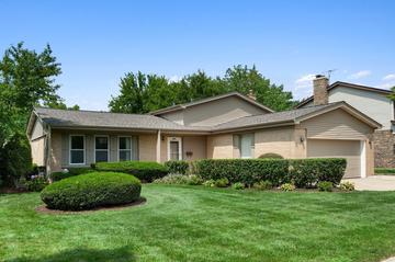 1828 E Peachtree Dr., Arlington Heights, IL 60004