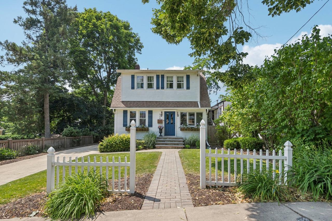 116 Campbell St., Geneva, IL 60134
