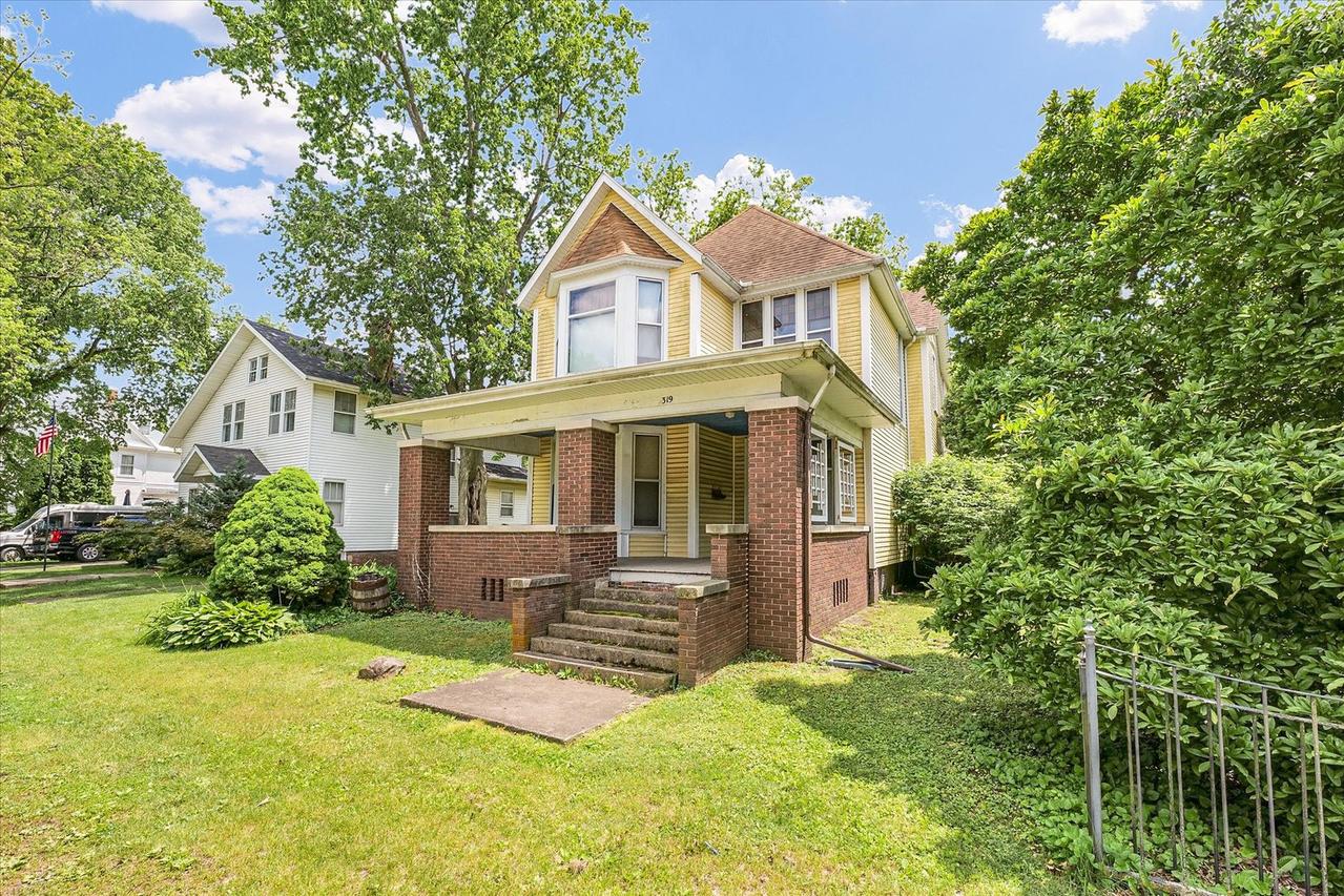 319 W Market St., Farmer City, IL 61842
