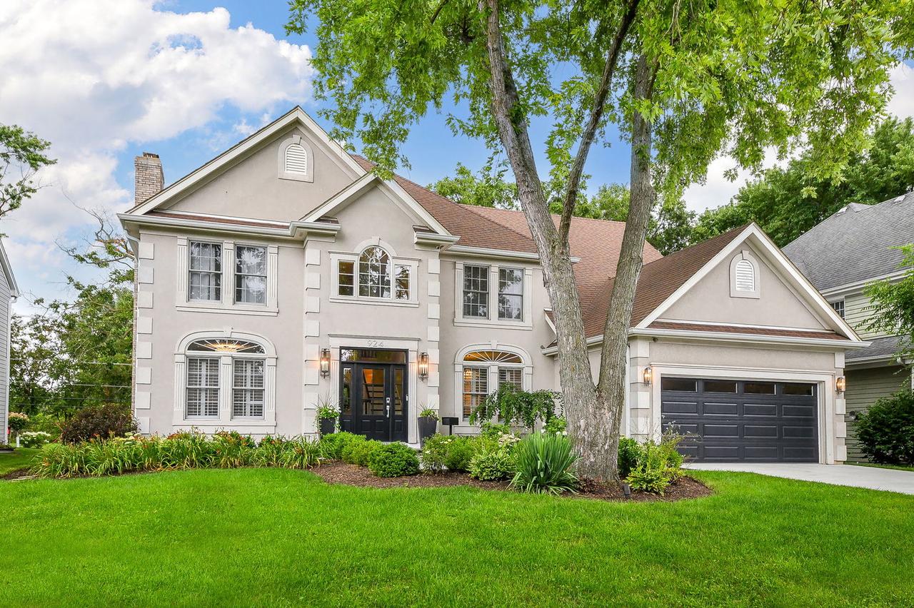 924 Waverly Rd., Glen Ellyn, IL 60137