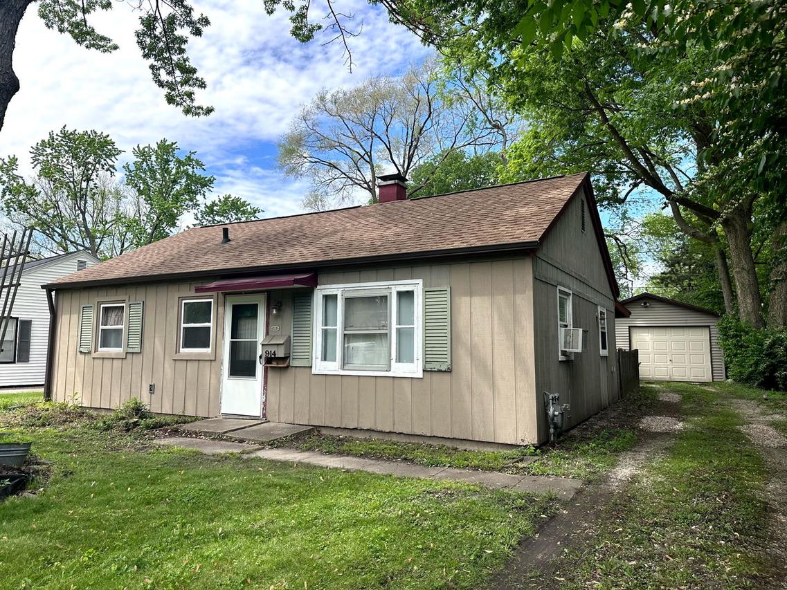 914 E Fairlawn Dr., Urbana, IL 61801