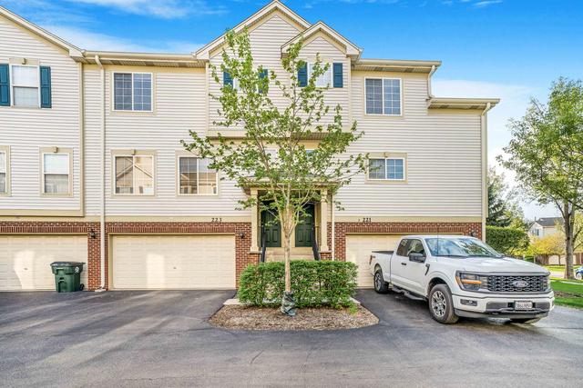223 Monarch Dr., Streamwood, IL 60107