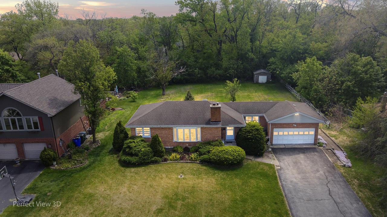 8111 W 130th St., Palos Park, IL 60464