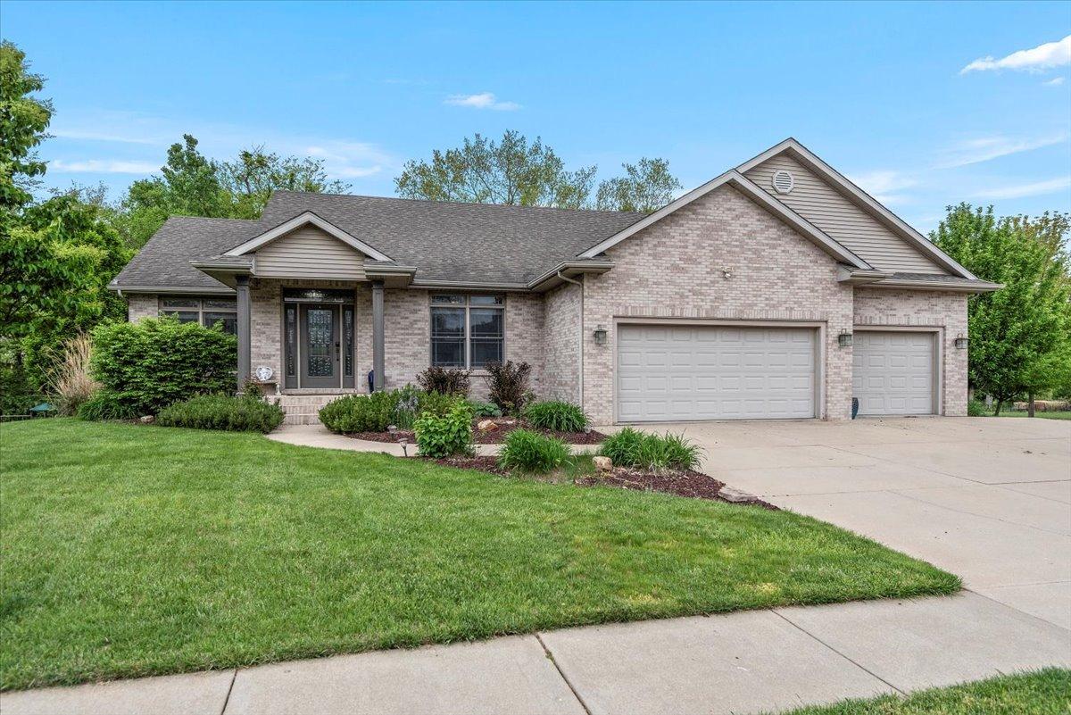4319 Creek Dr., Springfield, IL 62711