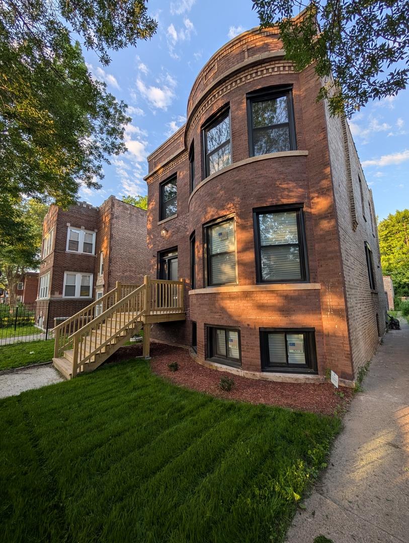 7411 S Champlain Ave., Chicago, IL 60619