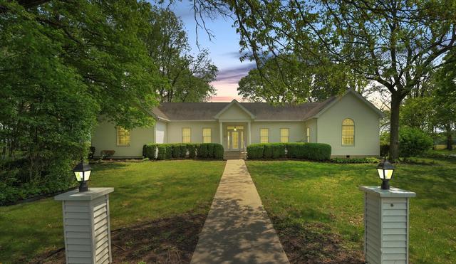 2445 E County Road 875 N, Newman, IL 61942