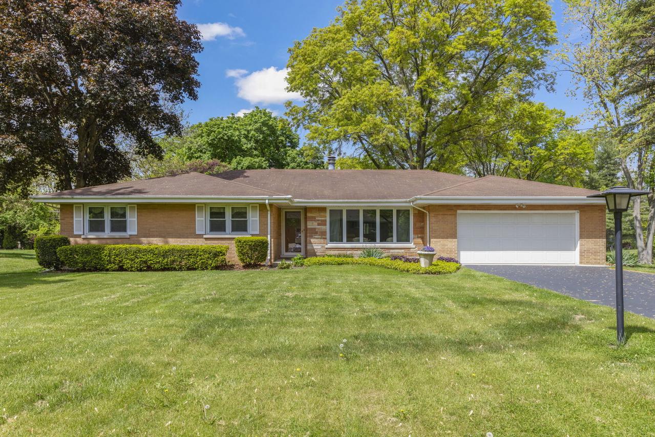 350 S Kenilworth Ave., Glen Ellyn, IL 60137