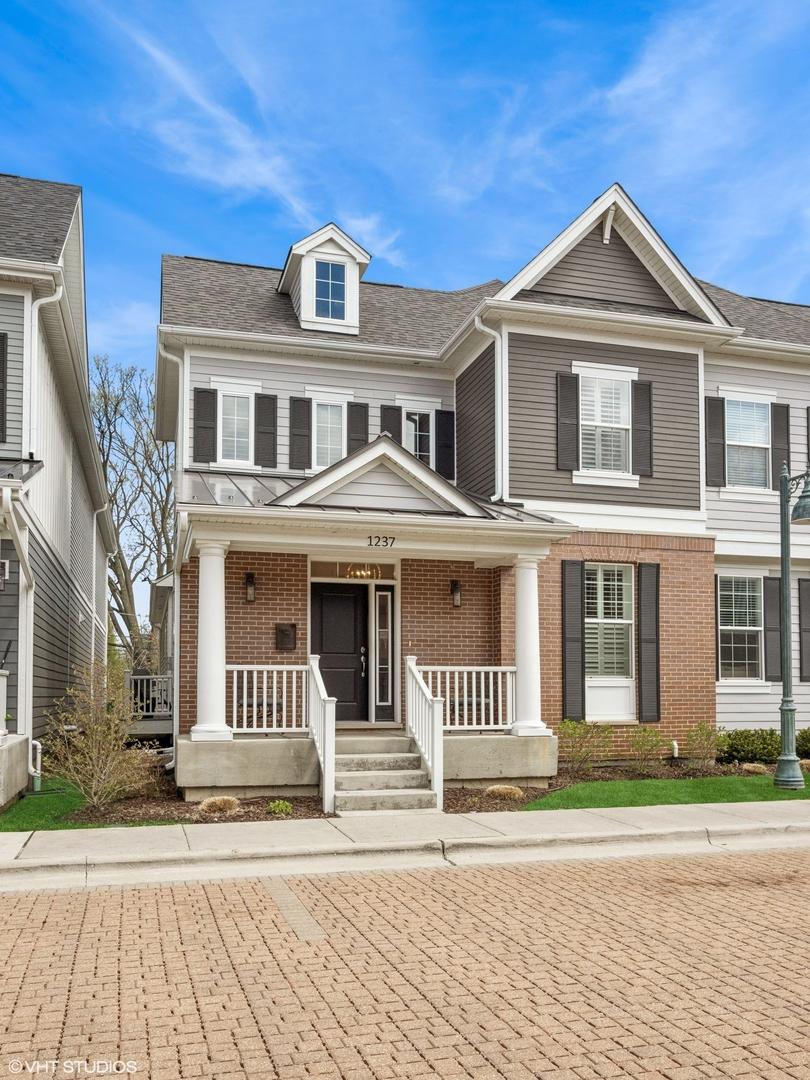 1237 Parker Dr., Glenview, IL 60025