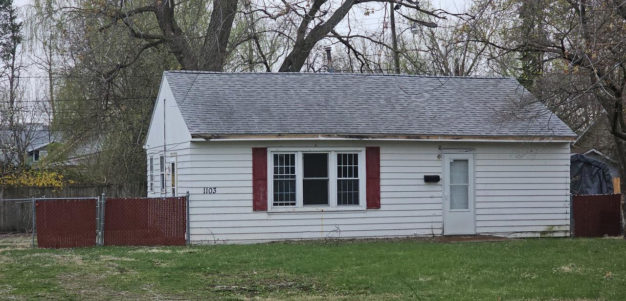 1103 Fairview Ave., Urbana, IL 61801