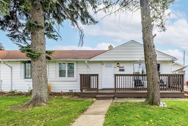 8843 S Kolin Ave., Hometown, IL 60456