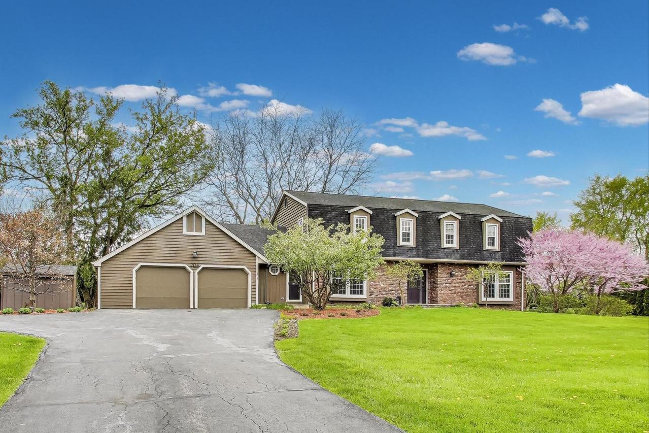 705 Skye Ln., Inverness, IL 60010