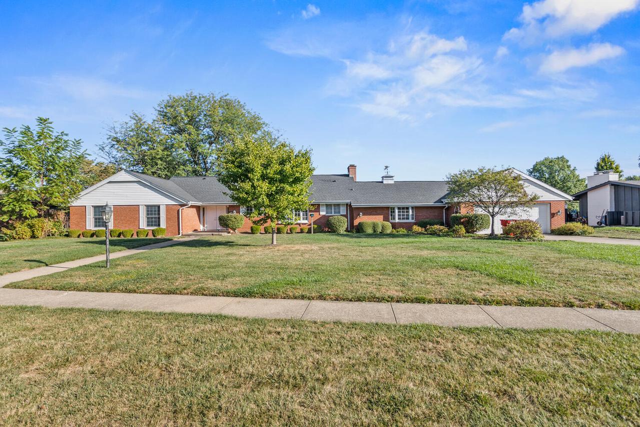 3204 Valley Brook Dr., Champaign, IL 61822