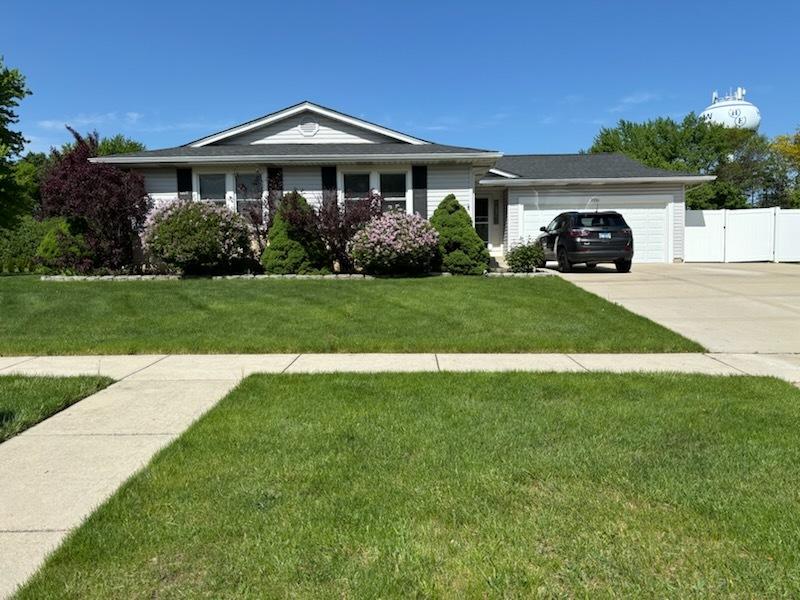 3991 Whispering Trails Dr., Hoffman Estates, IL 60192
