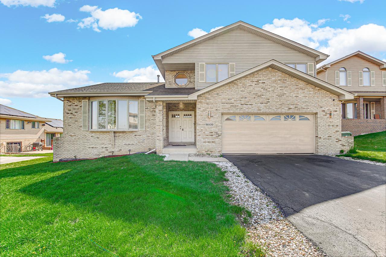 19009 Nightingale Ln., Country Club Hills, IL 60478