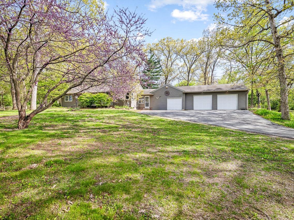 7785 Prairie Hill Rd., South Beloit, IL 61080