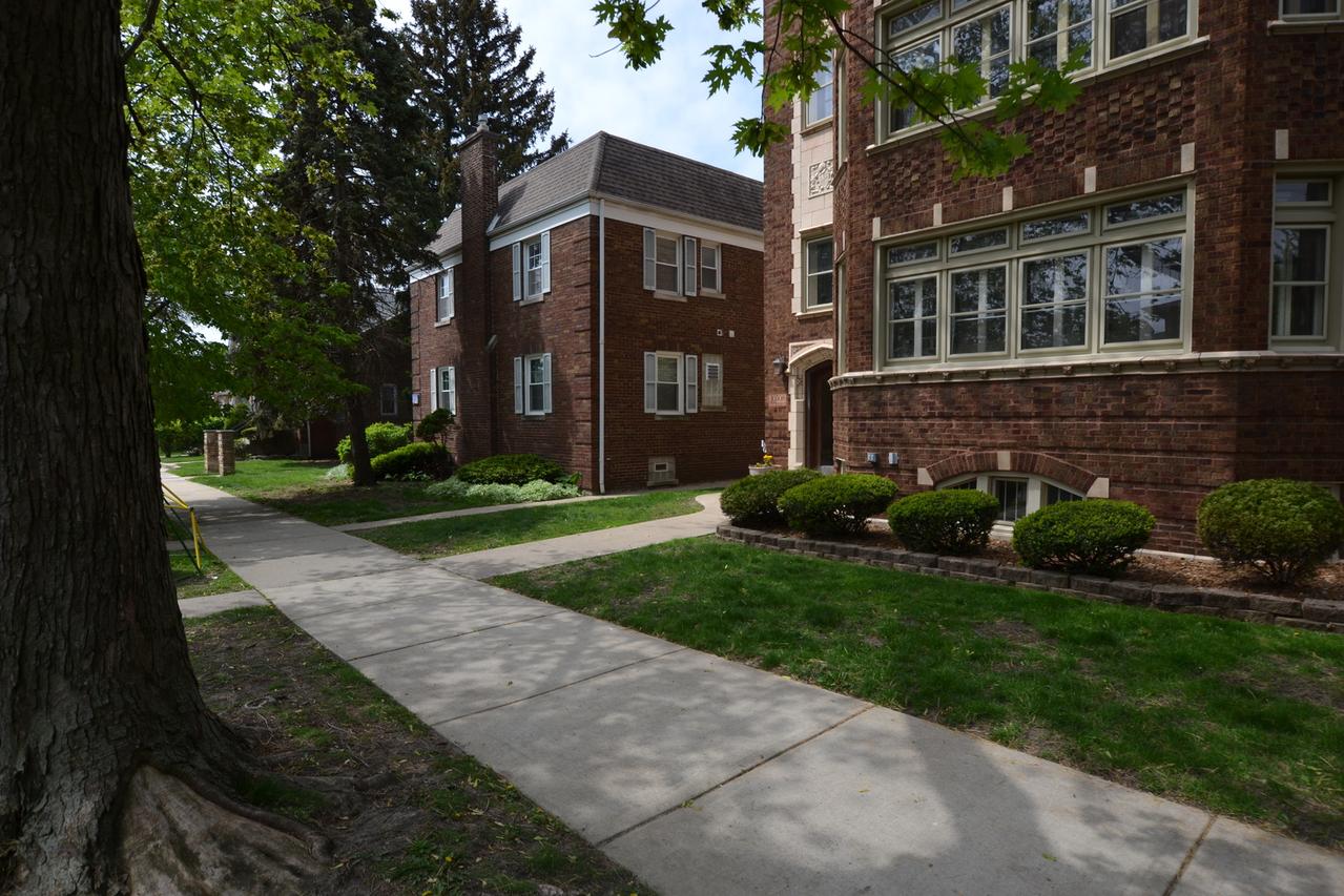 10514 S Artesian Ave. #2E, Chicago, IL 60655