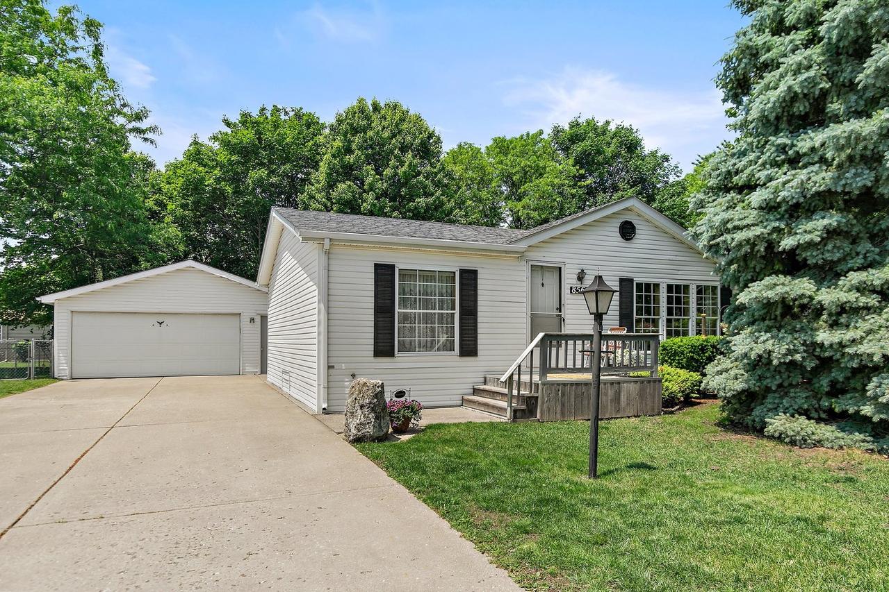 8566 Fig Tree Ln., Roscoe, IL 61073