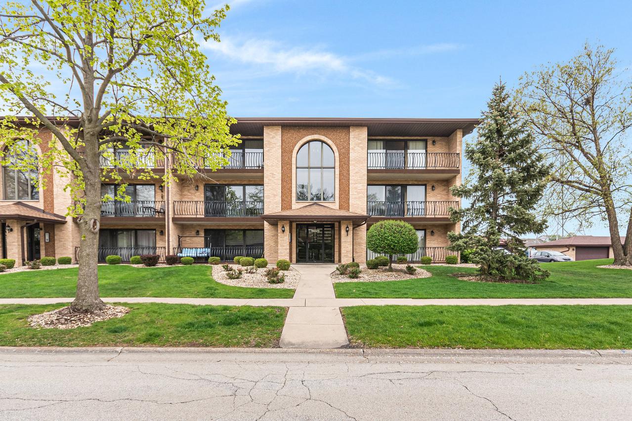 16025 Eagle Ridge Dr. #2N, Tinley Park, IL 60477