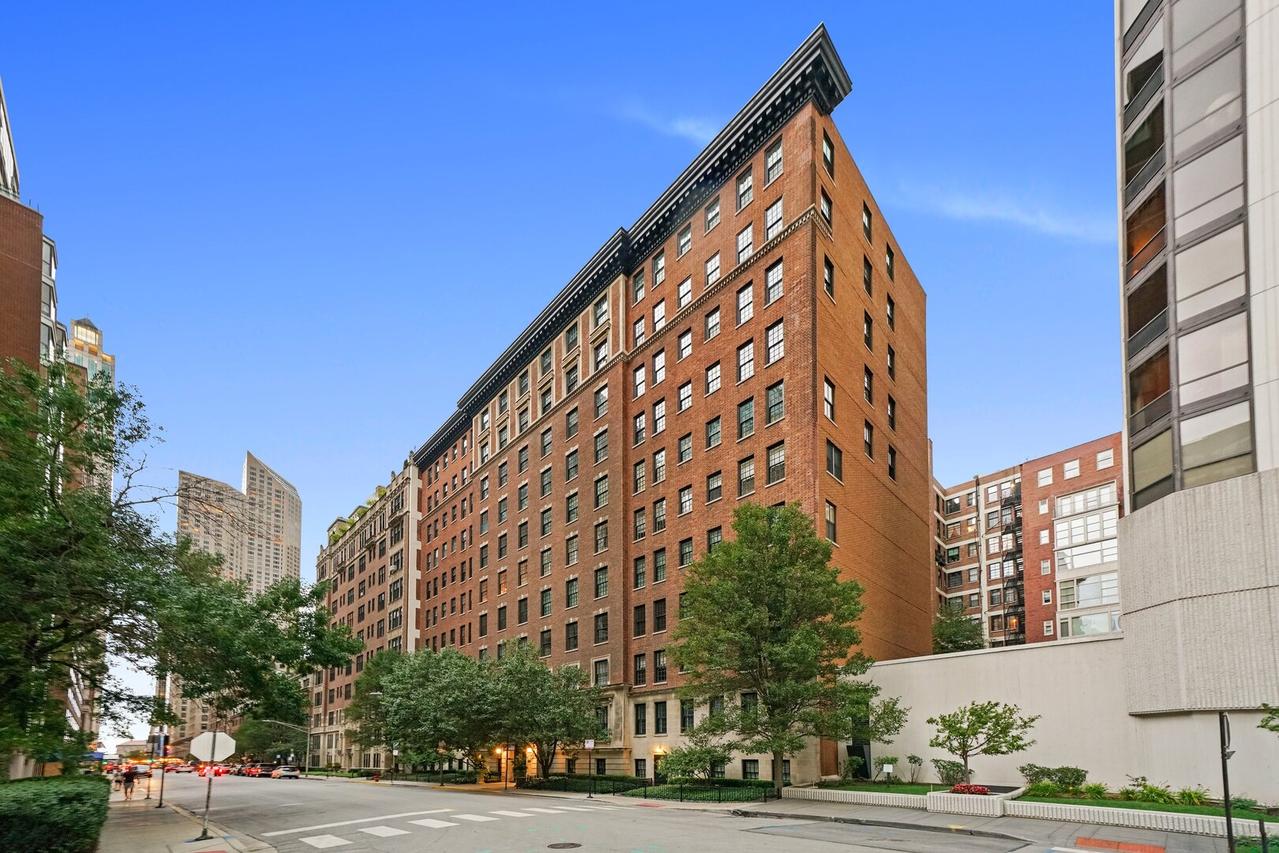 232 E Walton Pl. #3W, Chicago, IL 60611
