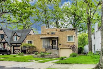 6911 N Wildwood Ave., Chicago, IL 60646
