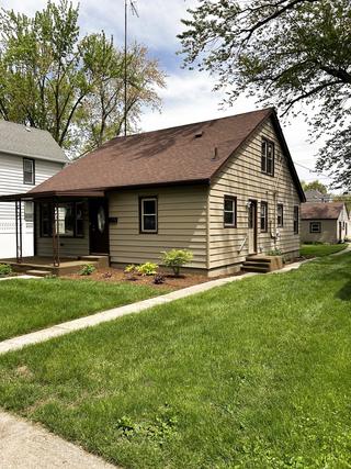 384 N Grand Ave., Bradley, IL 60915