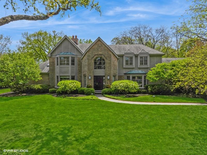 2839 Woodmere Dr., Northbrook, IL 60062