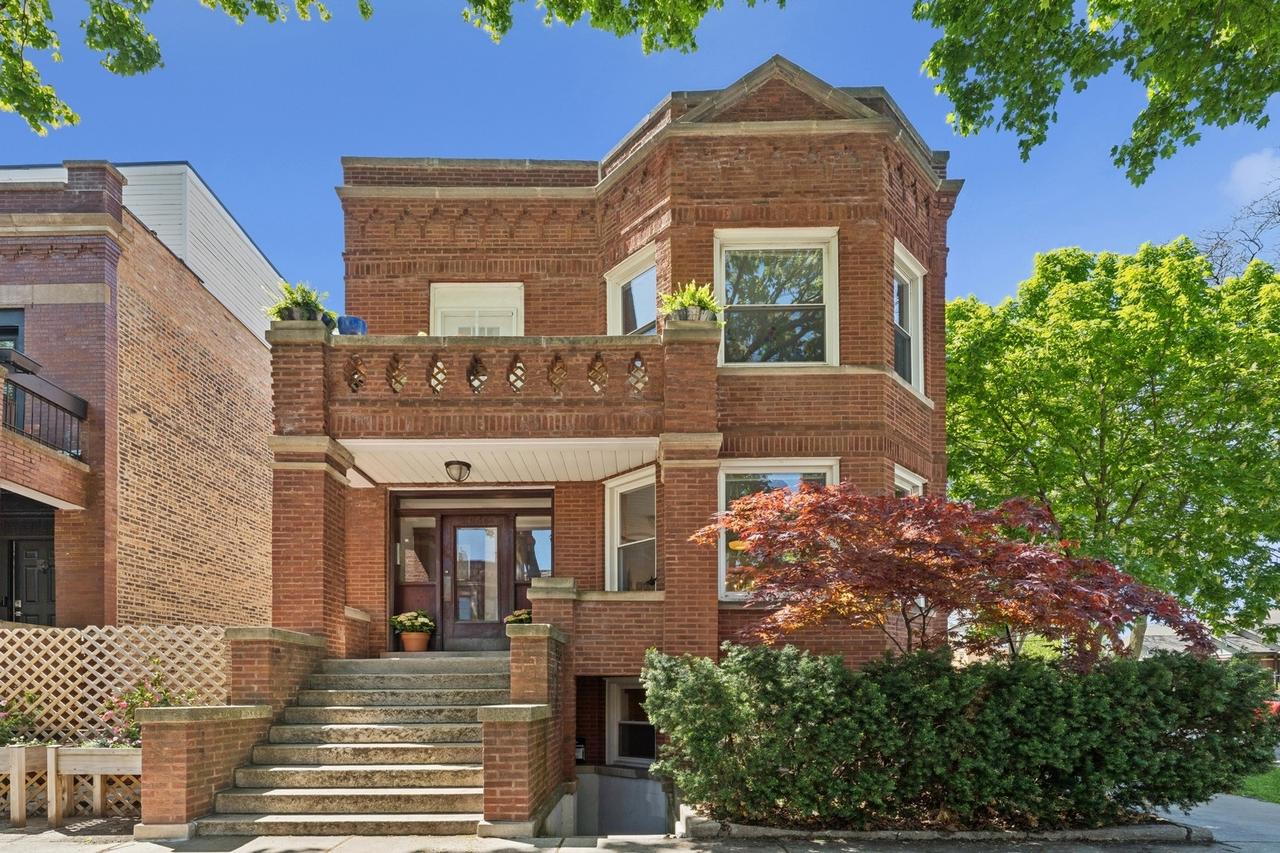 1056 N Leavitt St. #1F, Chicago, IL 60622