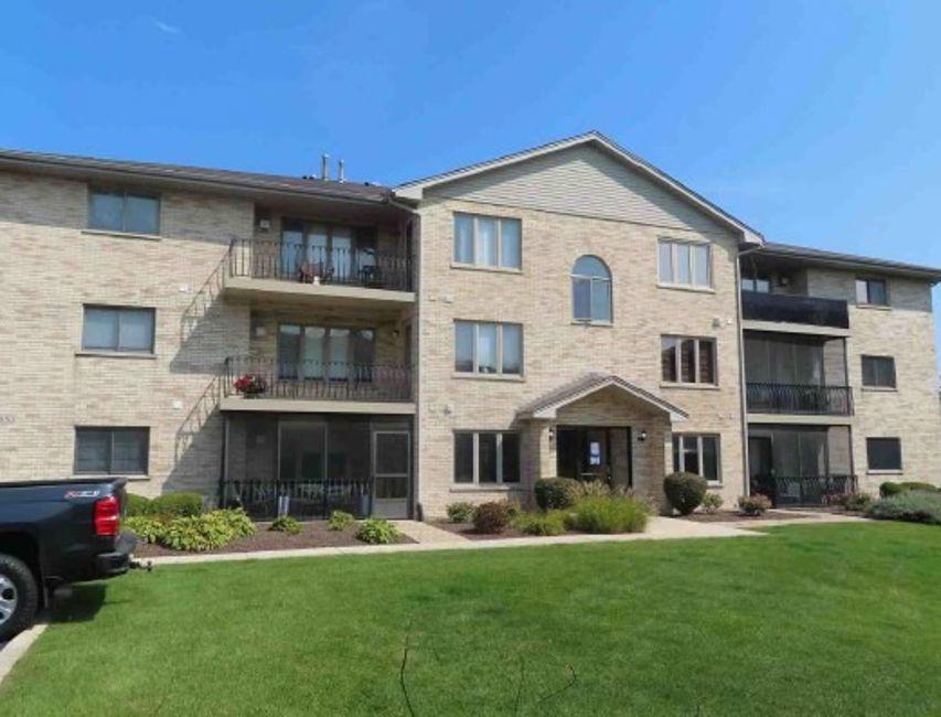 6680 183rd St. #3A, Tinley Park, IL 60477