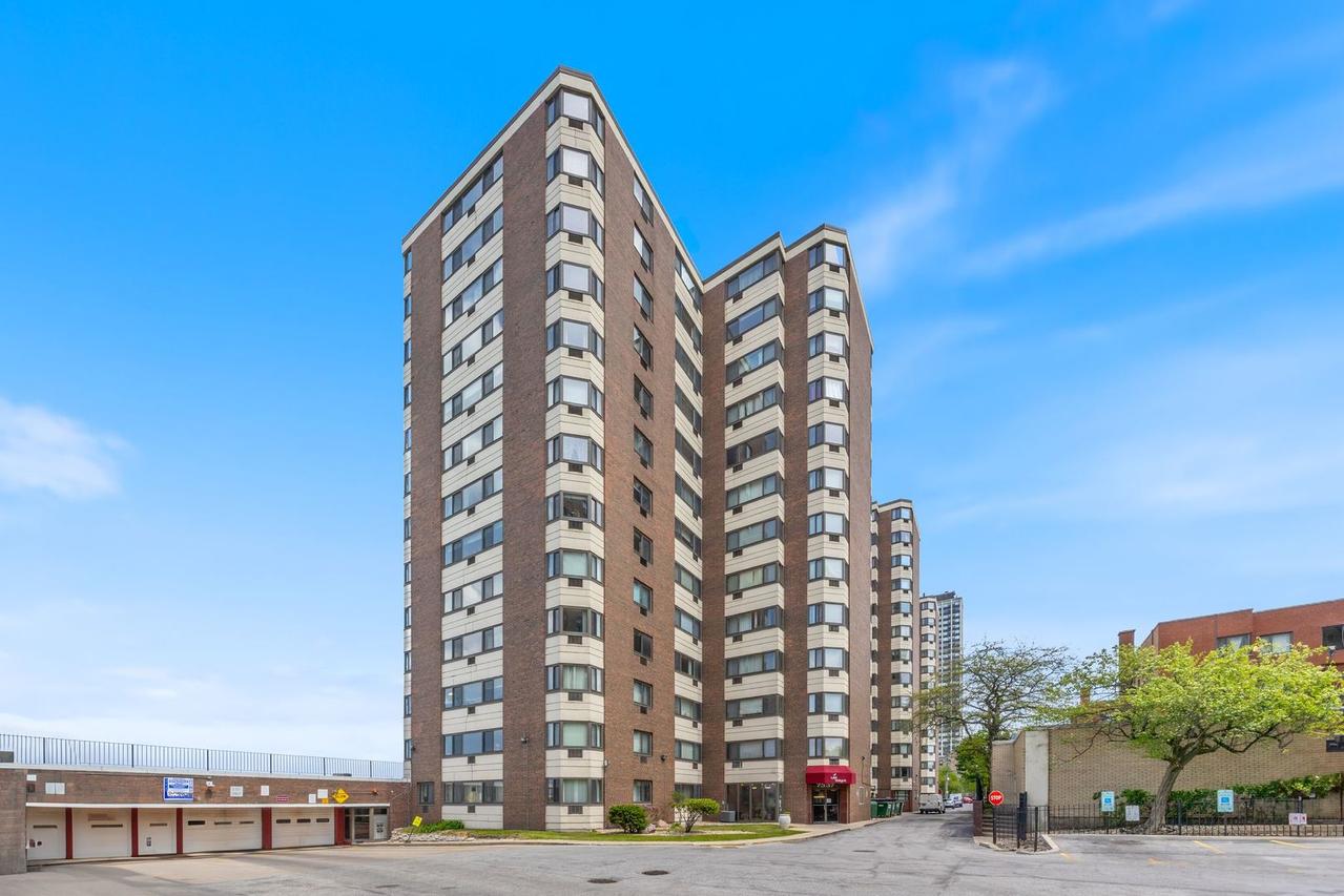 7337 S South Shore Dr. #1227, Chicago, IL 60649