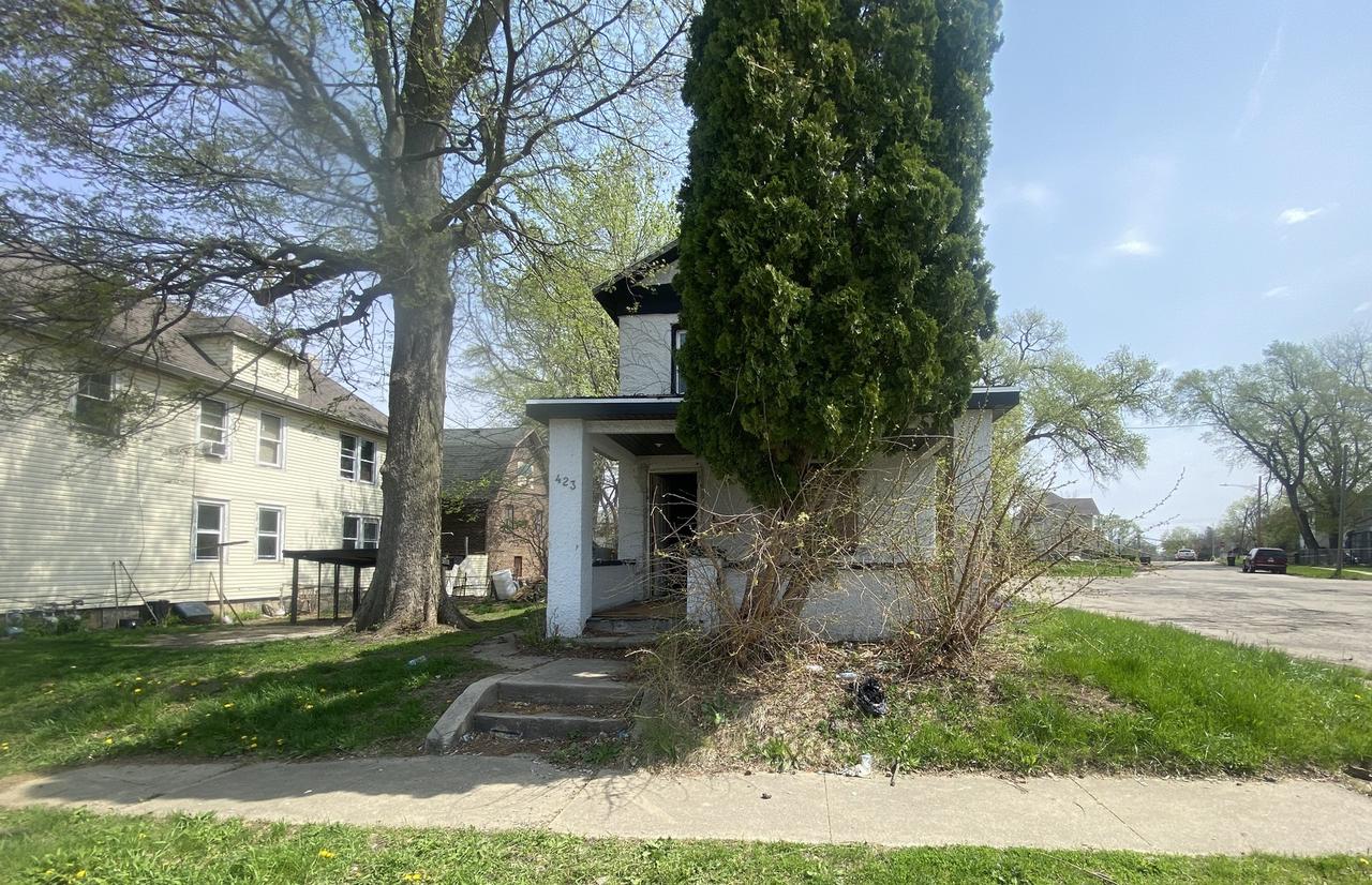 423 S State Ave., Freeport, IL 61032