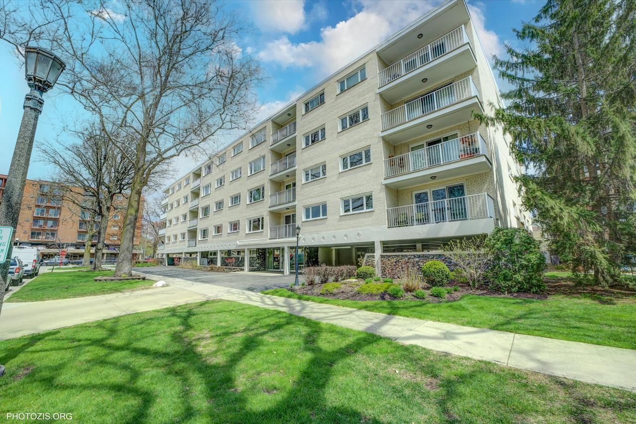 1535 Forest Ave. #504, River Forest, IL 60305