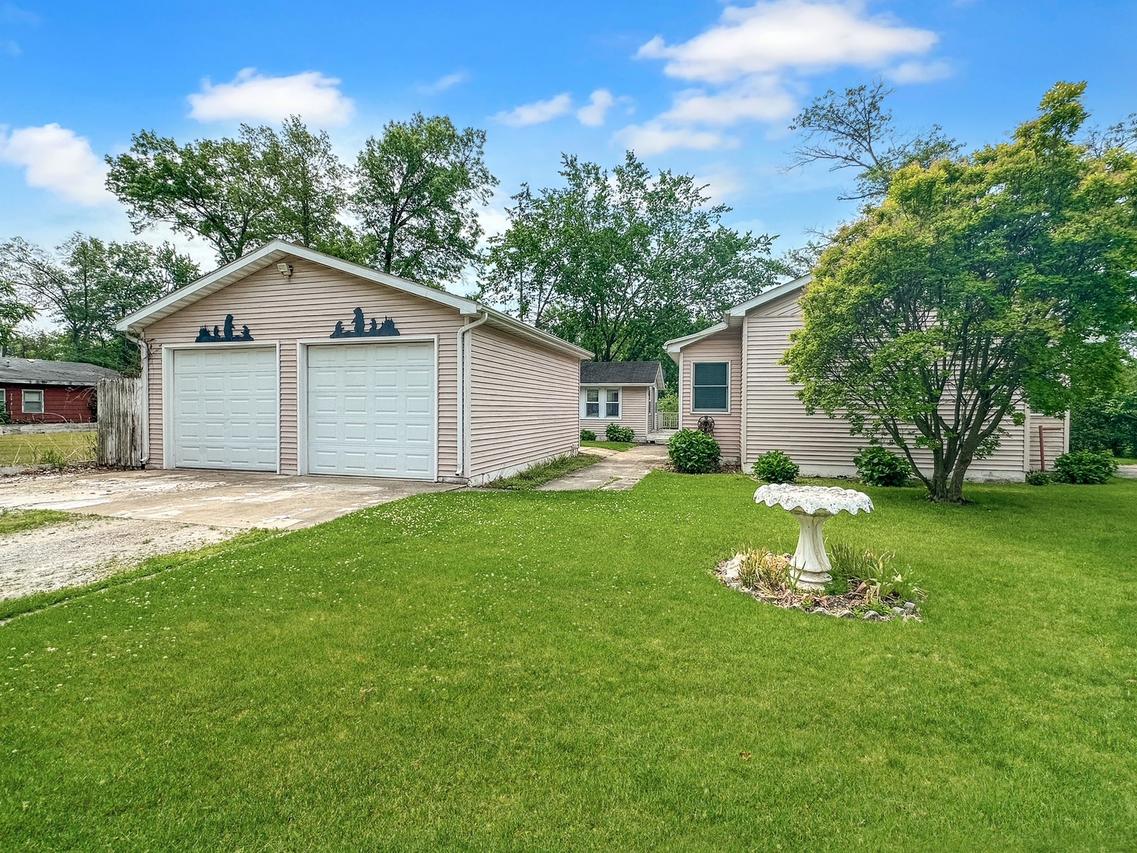 3268 Serpentine Dr., Momence, IL 60954