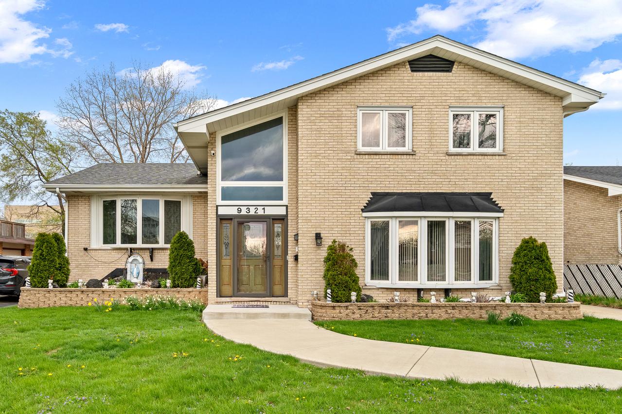 9321 S Kolmar Ave., Oak Lawn, IL 60453